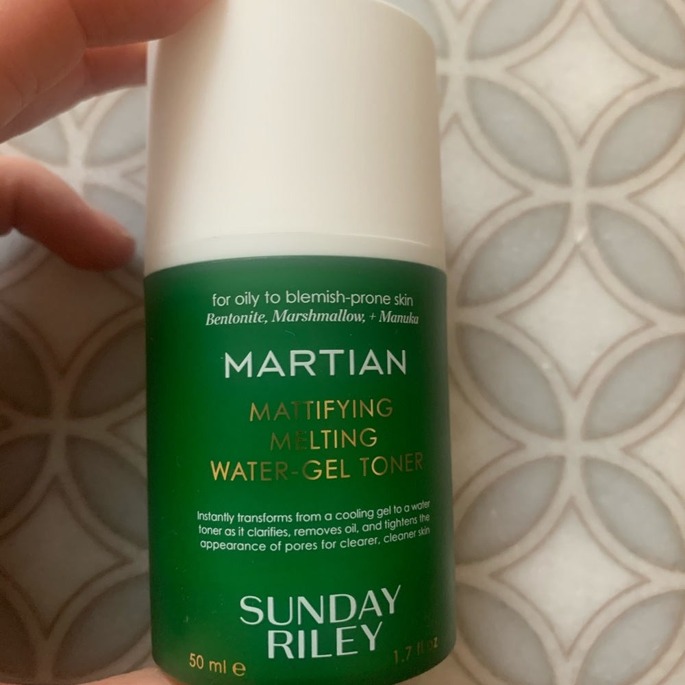 2/$30 Sunday Riley Martian Mattifying Gel-Toner